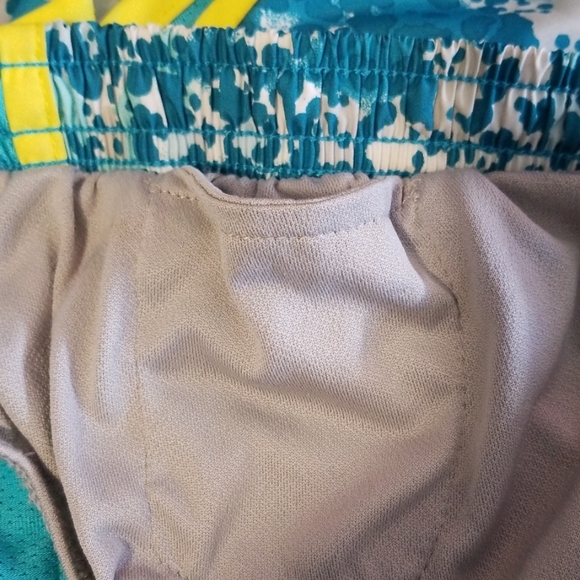 Nike Running Shorts - Picture 4 of 5